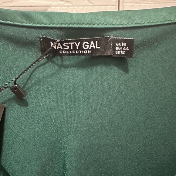 NWT Nasty Gal Emerald Satin Mini Dress‎ - Picture 5 of 7